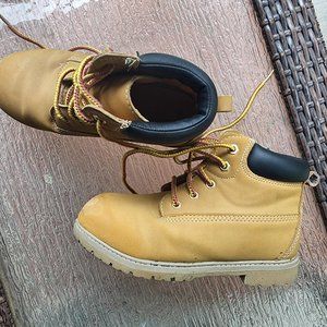 One nation boots